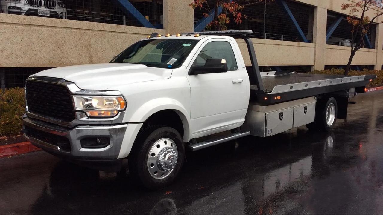 Rollback tow truck (5)