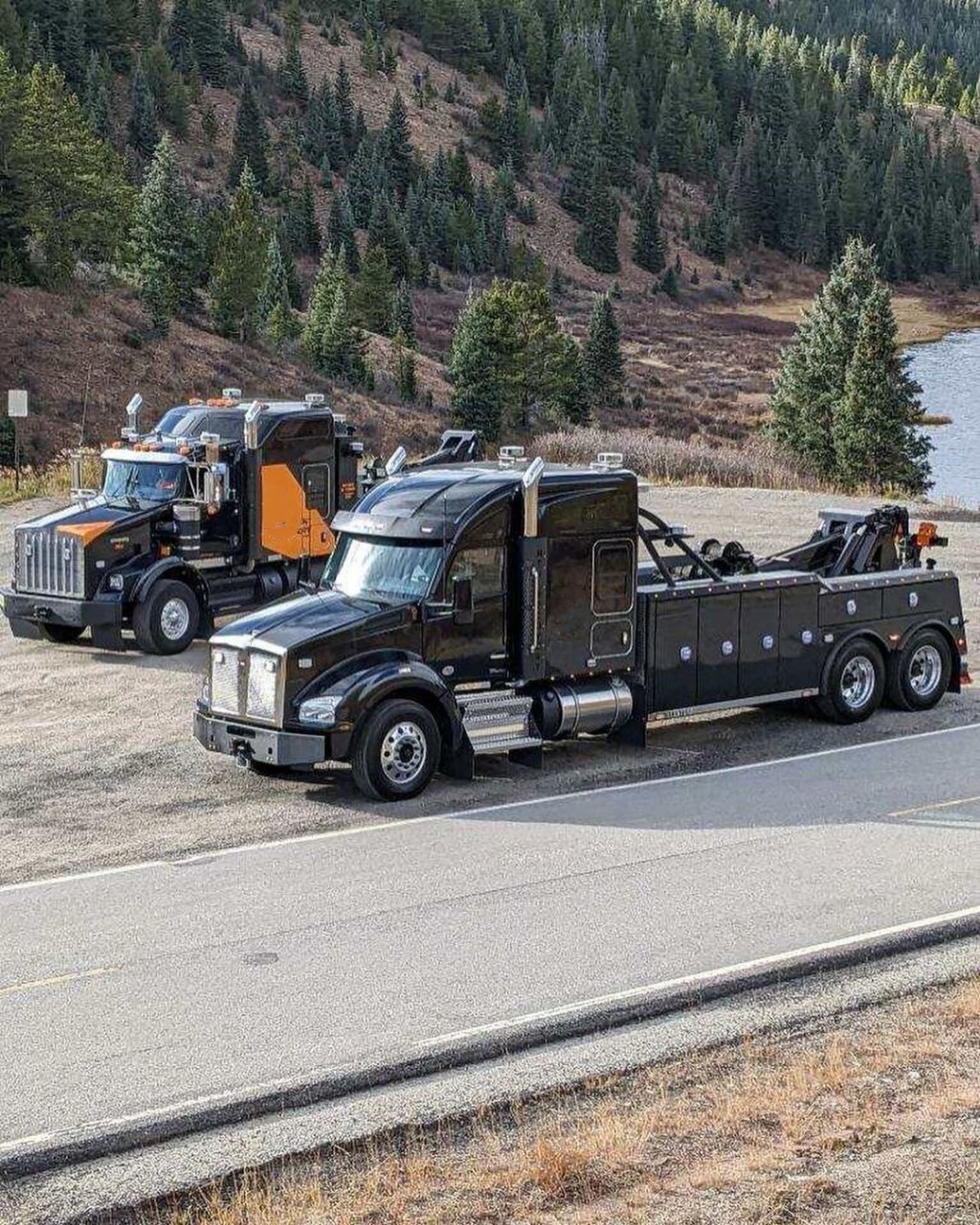 How Does a Wrecker Tow Truck Handle Complex Vehicle Recovery Situations ...