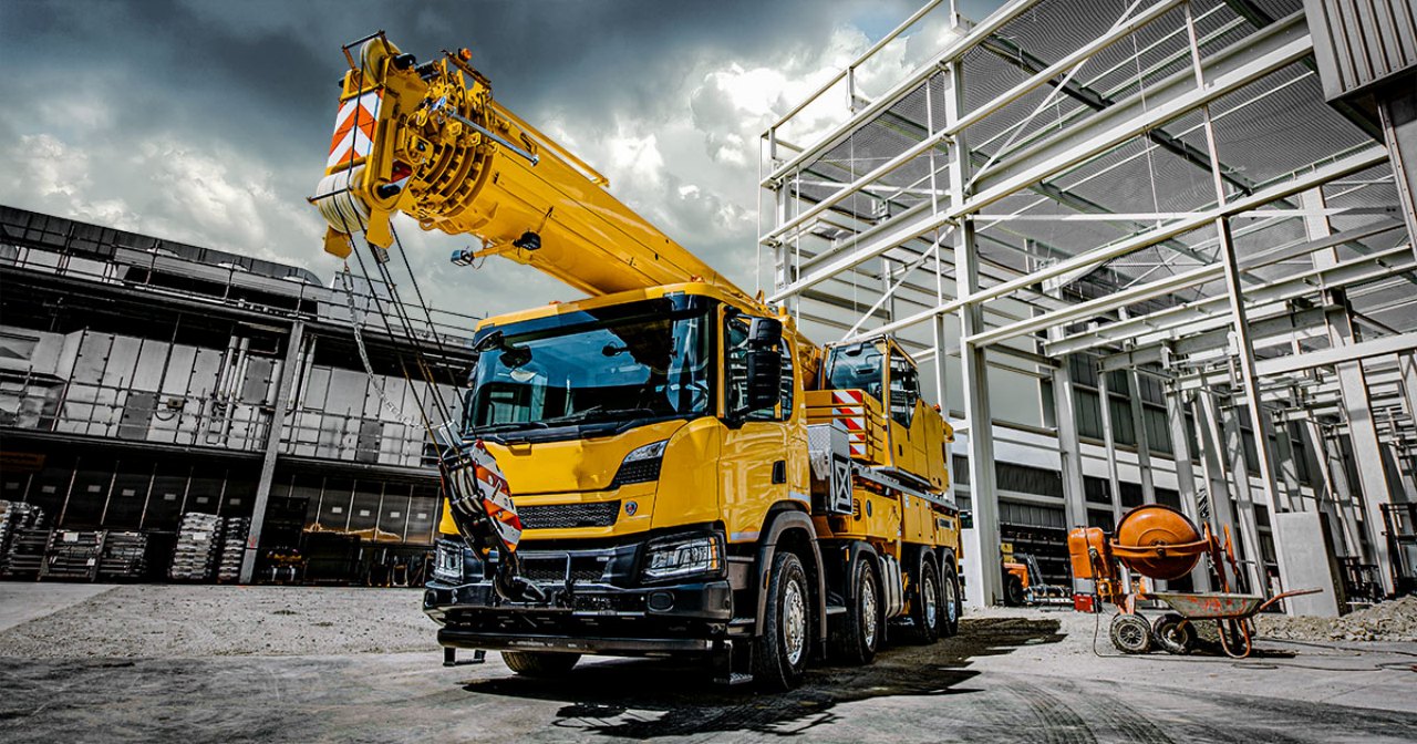 Telescopic Cranes on Truck (3)