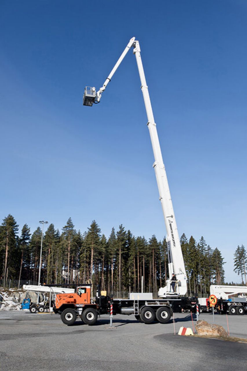 insulated bucket truck (6)