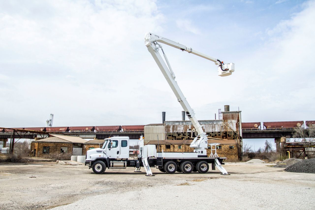 insulated bucket truck