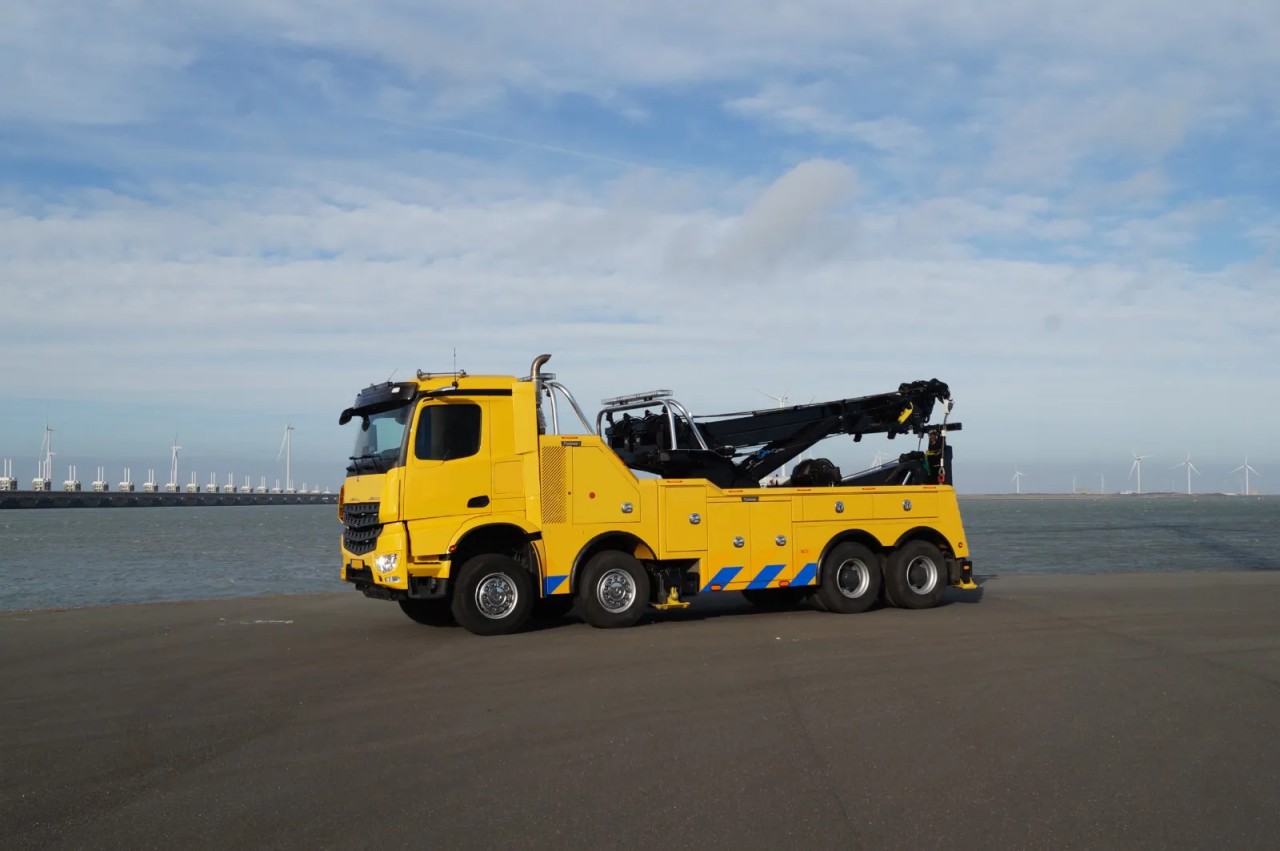 Rotator tow truck (4)