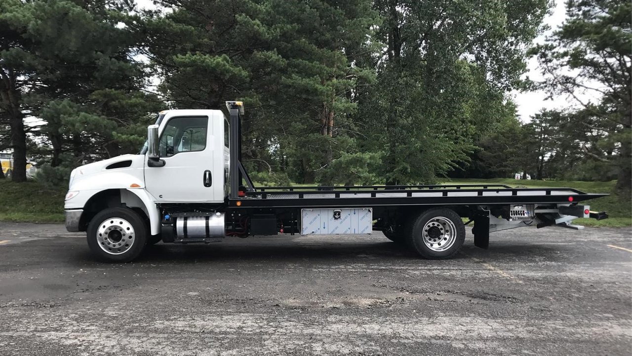 Flatbed Tow Truck (3)