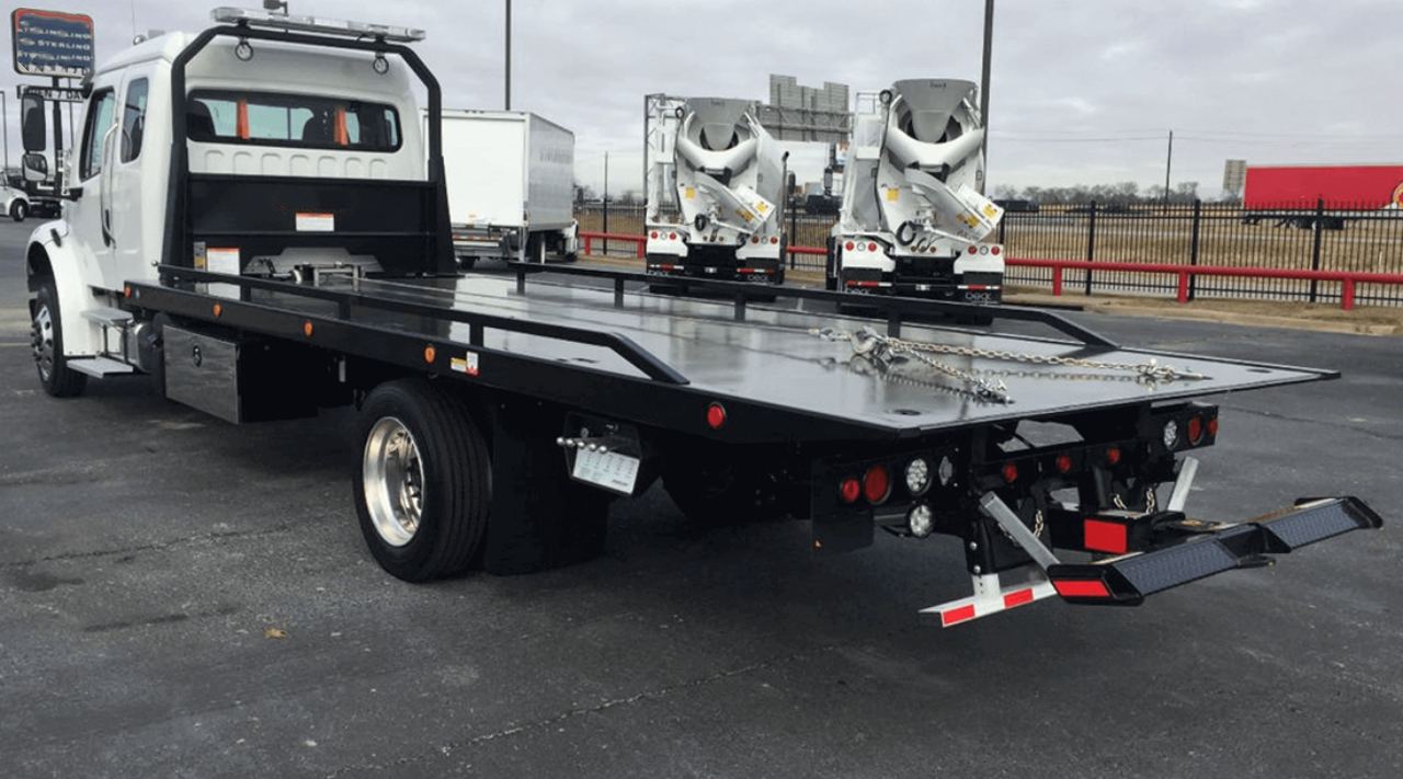 Flatbed tow truck (2)