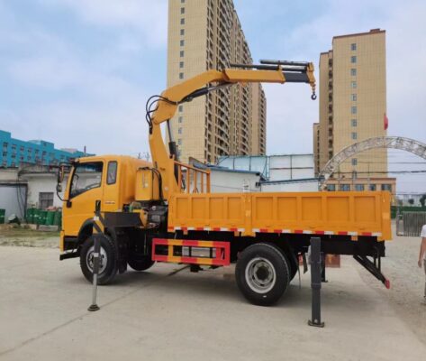 HOWO 16Ton Truck with 6Ton Crane