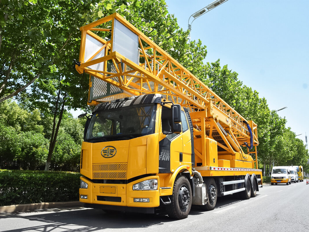 20.7m Mobile Bridge Inspection Unit (3)