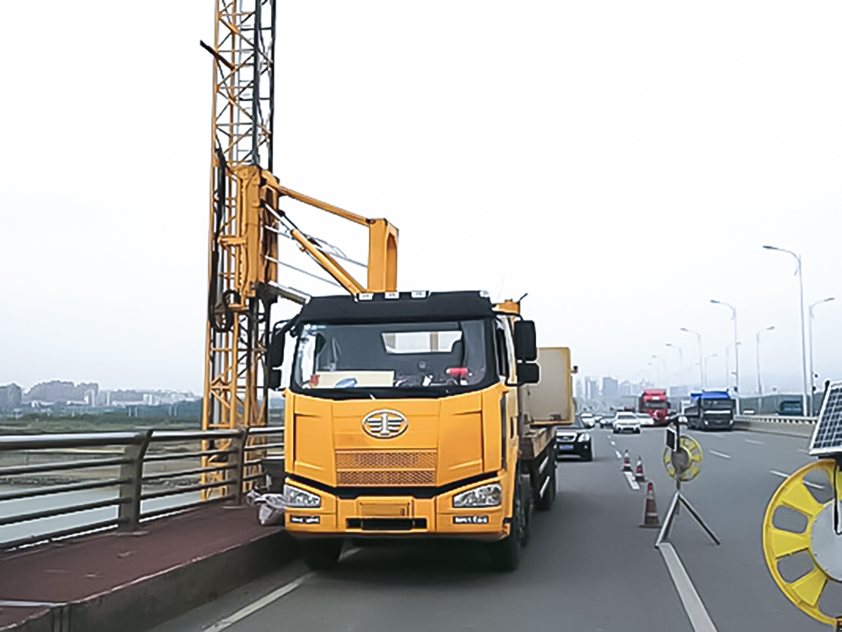 20.7m Mobile Bridge Inspection Unit (4)