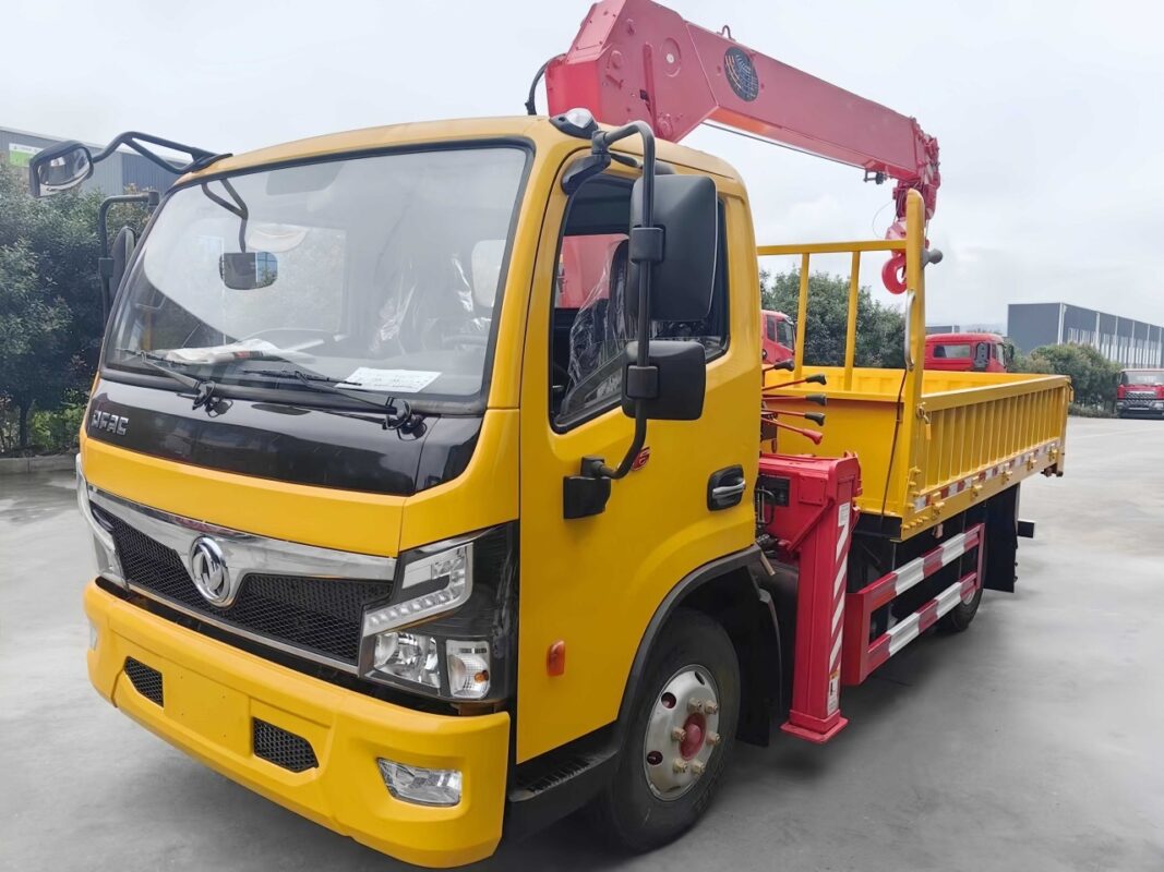 6 Wheelers Truck Telescopic Crane 5 Ton