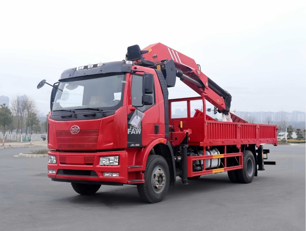 6 Wheelers 9 Ton Knuckle Boom Crane