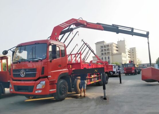 9 Ton 12 Wheelers Knuckle Boom Crane (2)