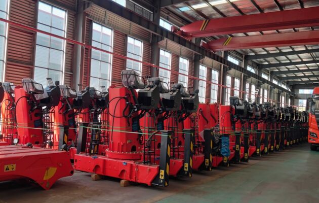 SHACMAN M3000 Truck Telescopic Crane 14 Ton (5)