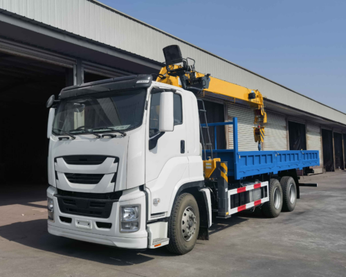 ISUZU GIGA Truck with 10T XCMG Crane