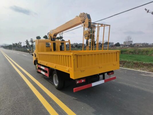 Truck with 3.2T XCMG Crane
