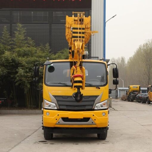 Dajingang ES5 190 horsepower 4X2 24 tons 10-meter truck crane