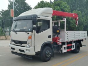 Fengchi 4X2 120-Horsepower 4.5Ton Truck Mounted Crane