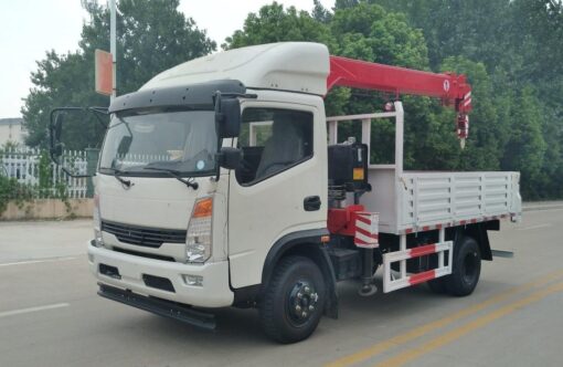 Fengchi 4X2 120-Horsepower 4.5Ton Truck Mounted Crane