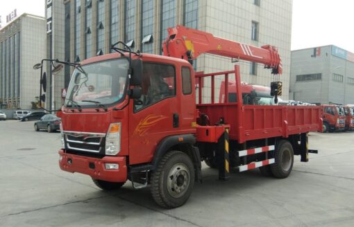 Haoman H3 129Horsepower 4X2 4.5Ton Truck Mounted Crane