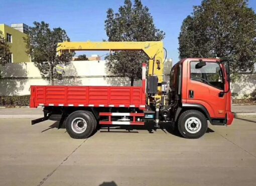 Opulli 129Horsepower 4X2 4.5Ton Truck Mounted Crane