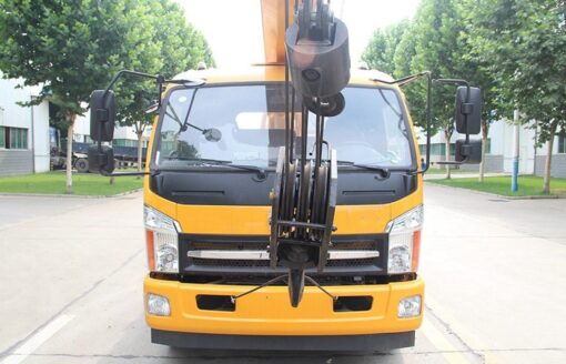 Senyuan 8Ton Crane With Yituo Dongfanghong Chassis