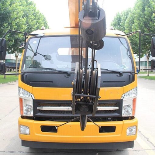 Senyuan 8Ton Crane With Yituo Dongfanghong Chassis