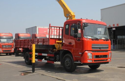 Tianjin 180Horsepower 4X2 6.3Ton Truck Mounted Crane