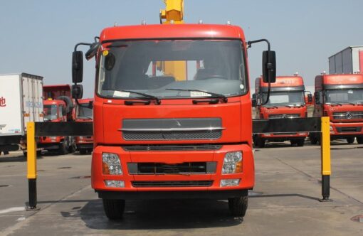 Tianjin 180Horsepower 4X2 6.3Ton Truck Mounted Crane