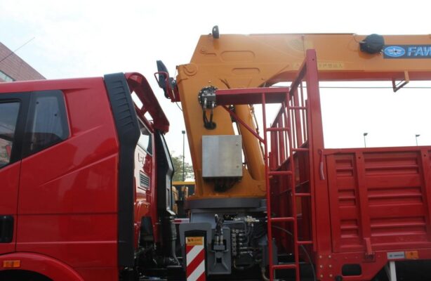 Fawa 25 Ton Side Lifter Crane
