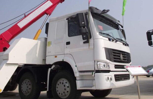Howo 31 Ton Tow Truck With Crane