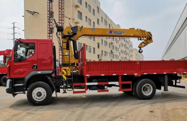Dongfeng 18 Tons Tow Truck With Crane