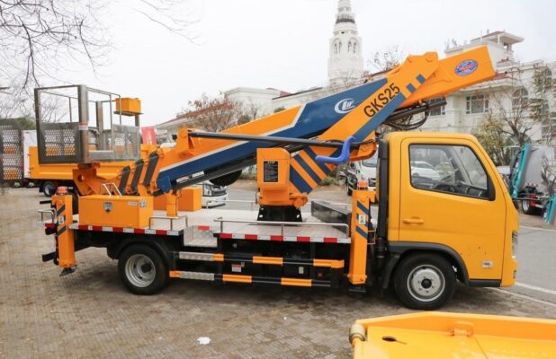 Foton 4.5 Tons Articulated Bucket Lift Truck
