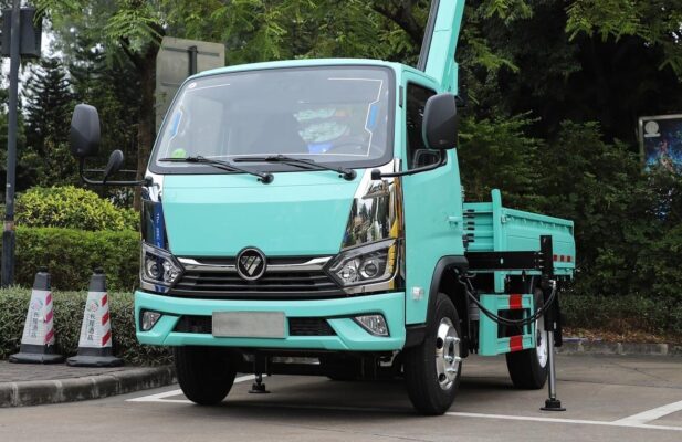 Foton 4.5 Tons Side Lifter Crane