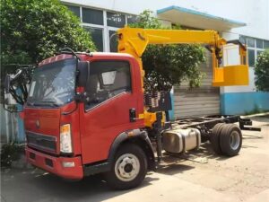 Howo Cargo Truck With 3.2 Tons Crane Manipulator