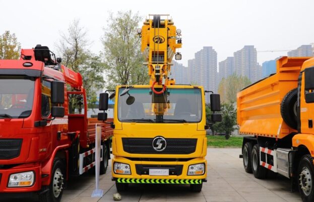 Ọkọ ayọkẹlẹ Shaanxi 16 Toonu ikoledanu Telescopic Kireni