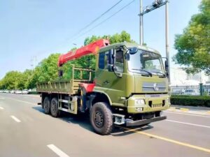 Dongfeng 8 Ton Knuckle Boom Crane