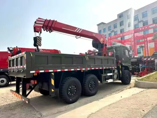 Dongfeng 8 Ton Knuckle Boom Crane