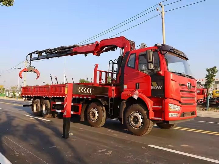 Faw 20Ton Knuckle Boom Crane