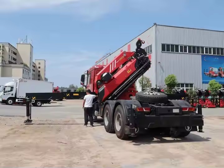 Shacman 35 Ton Knuckle Boom Crane Truck