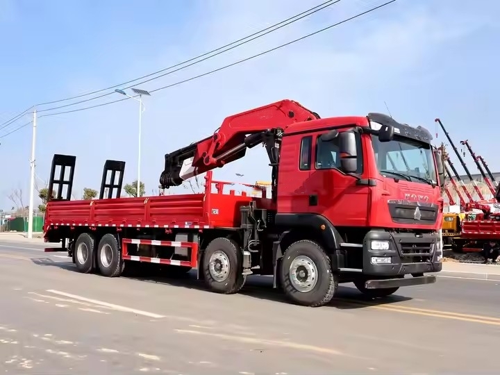 Sinotruk Howo 25 Ton Knuckle Boom Crane