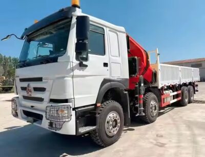 Sinotruk Howo 25 Ton Knuckle Boom Crane Truck