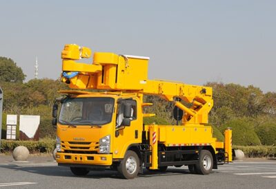 Isuzu 17.5 Meters Insulated Bucket Truck