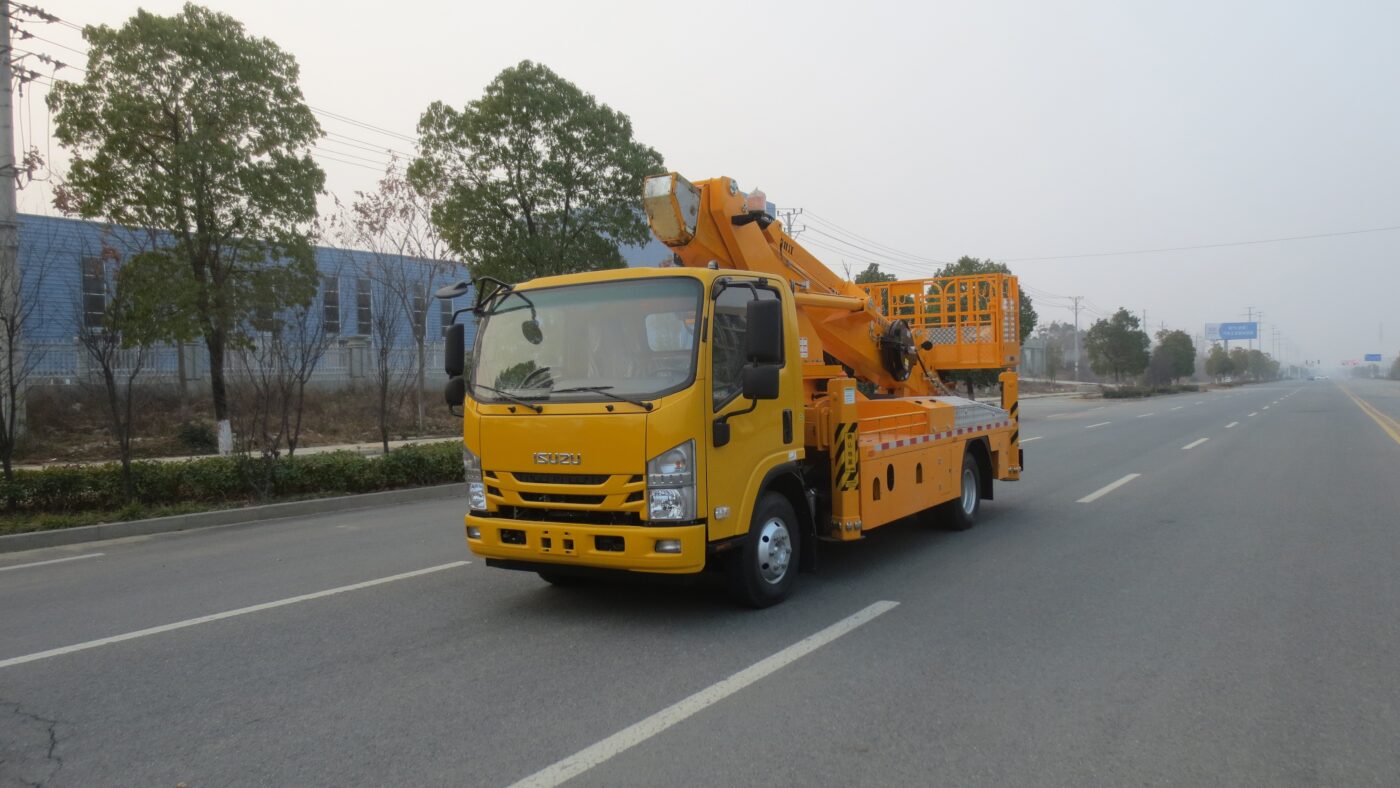 ISUZU 24M Telescopic Bucket Truck